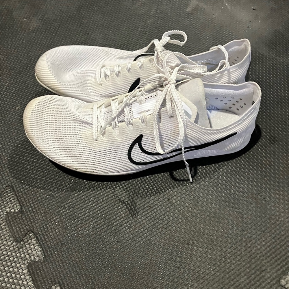Nike Zoom Mamba 6 (Style: DR2733-100) Men's White and Black Track Shoes